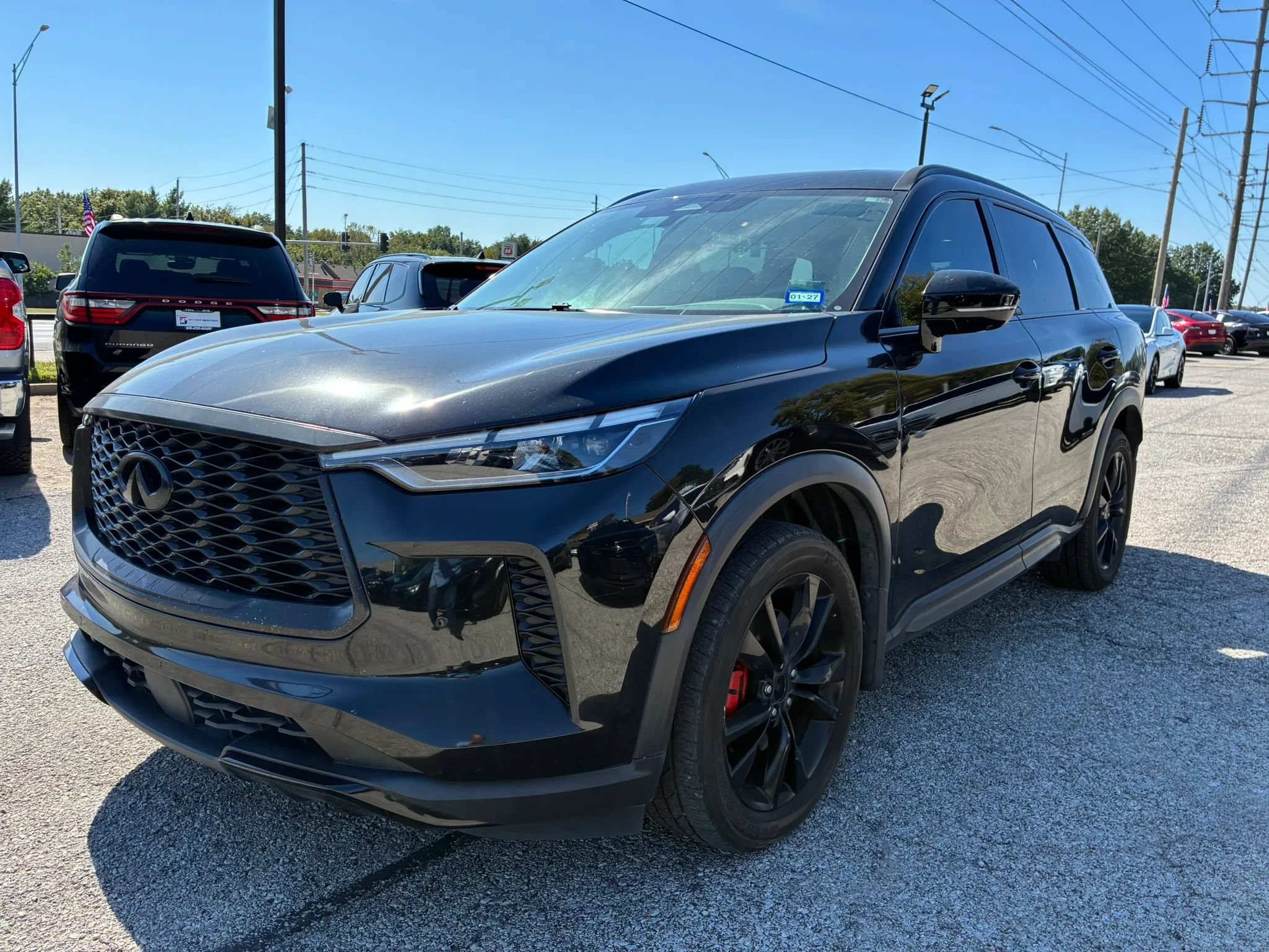 Used 2023 INFINITI QX60 Luxe FWD image 2