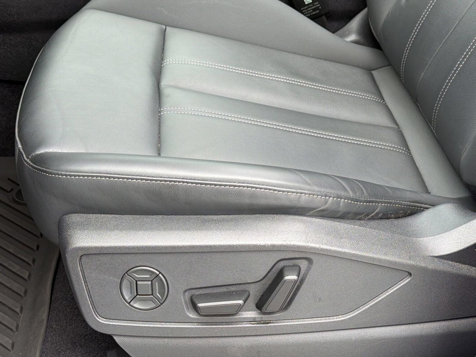 Used 2025 Audi Q5 Premium w/ Convenience Package AWD/4WD image 16