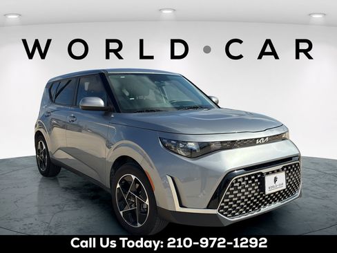 Certified 2025 Kia Soul EX FWD image 16