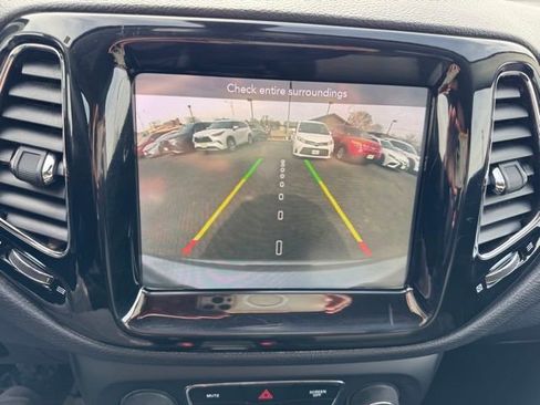 Used 2019 Jeep Compass Limited image 27