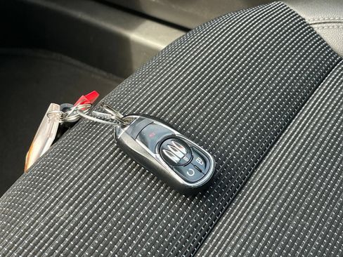 Used 2025 Buick Envista Preferred FWD image 21