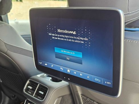 New 2026 Mercedes-Benz GLS 580 4MATIC image 13