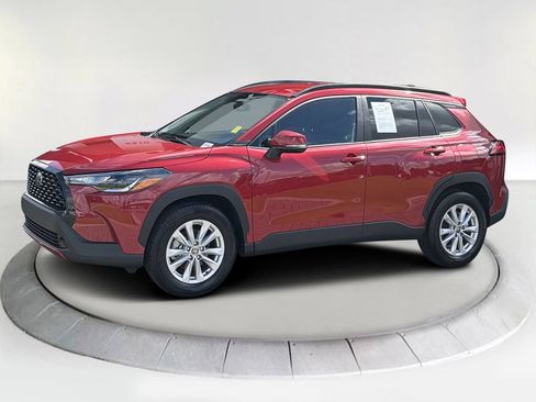 Used 2023 Toyota Corolla Cross LE FWD image 1