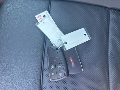 Used 2025 GMC Sierra 2500 Denali w/ Technology Package AWD/4WD image 7