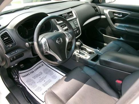 Used 2017 Nissan Altima 2.5 SR FWD image 9