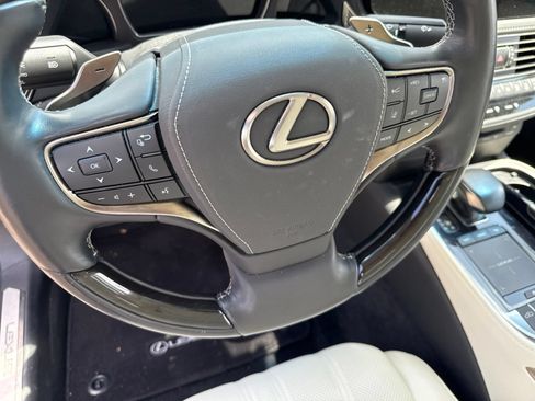 Used 2022 Lexus LS 500 w/ Interior Upgrade Package RWD image 15