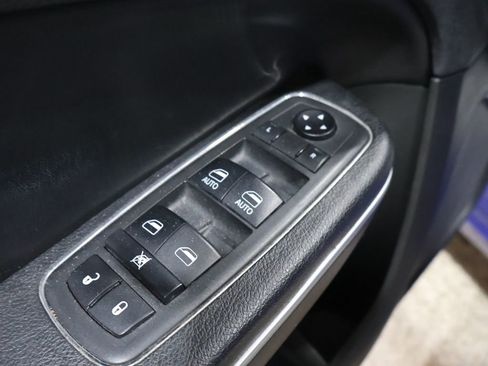 Used 2019 Chrysler 300 S image 16