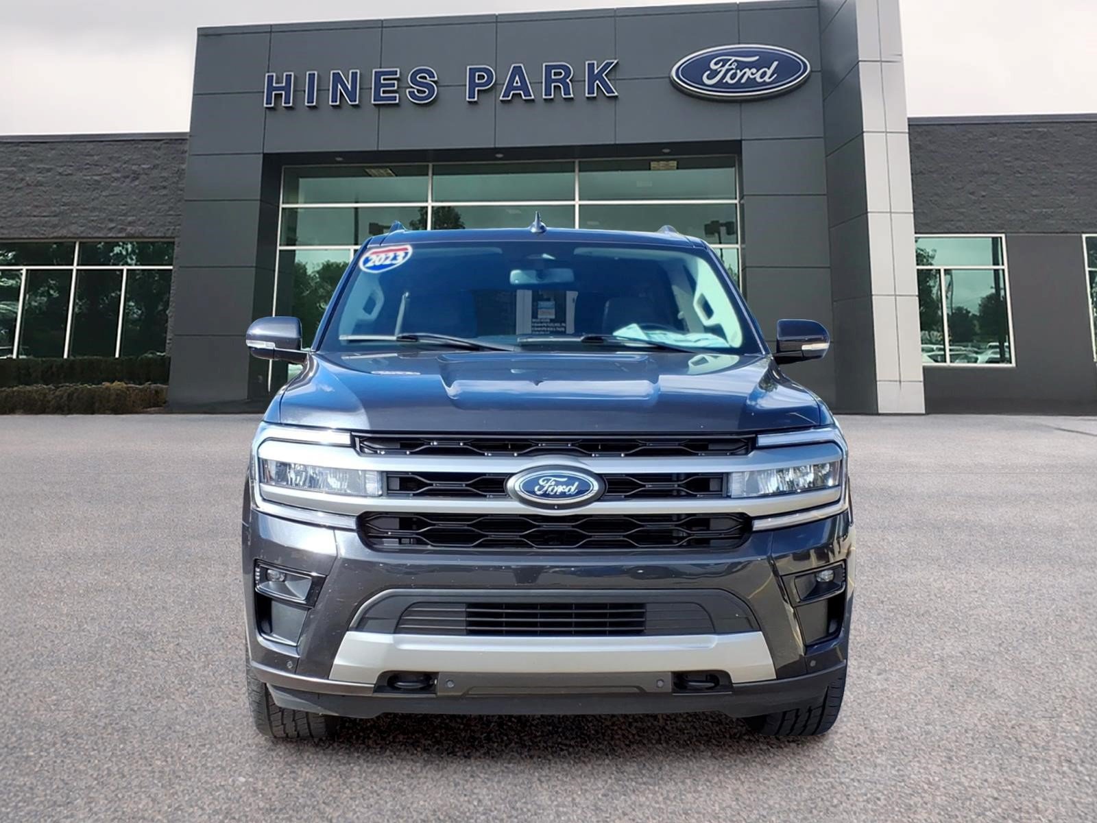 Used 2023 Ford Expedition Max XLT AWD/4WD image 2