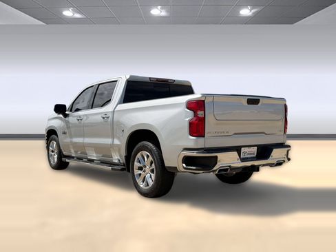 Used 2021 Chevrolet Silverado 1500 LTZ w/ Z71 Off-Road Package AWD/4WD image 3
