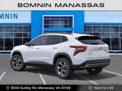 New 2025 Chevrolet Trax LT image 3