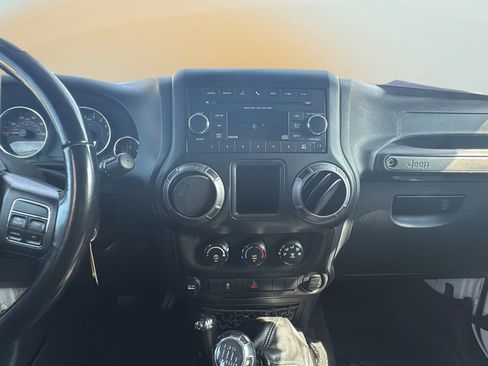Used 2018 Jeep Wrangler Unlimited Sport AWD/4WD image 14