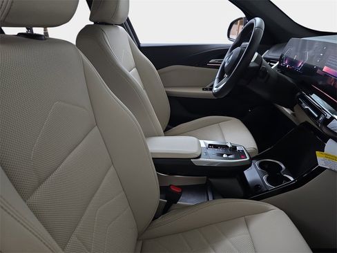 Used 2025 BMW X1 xDrive28i image 11