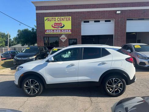 Used 2021 Buick Encore GX Select AWD/4WD image 2