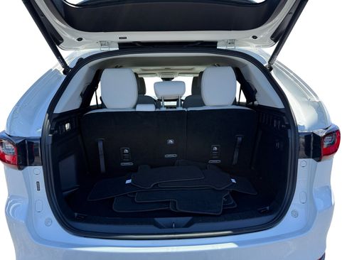 Certified 2024 MAZDA CX-90 Plug-In Hybrid w/ Preferred AWD/4WD image 17