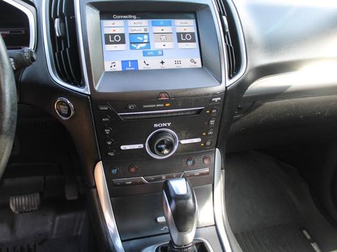 Used 2016 Ford Edge Titanium w/ Equipment Group 302A AWD/4WD image 17