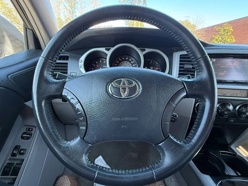 Used 2005 Toyota 4Runner Sport image 26