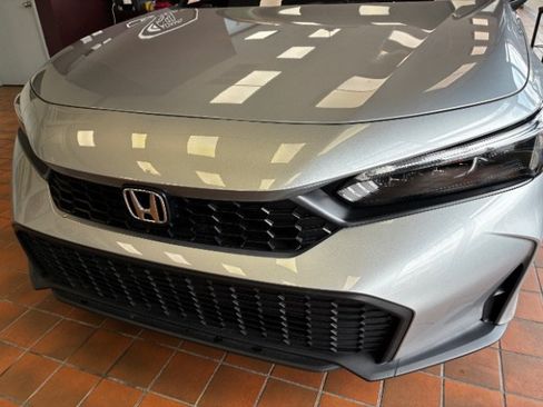 Used 2025 Honda Civic Sport image 9