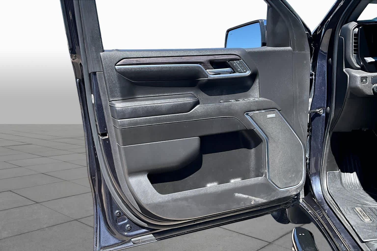 Used 2023 Chevrolet Silverado 1500 LTZ RWD image 21