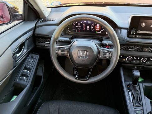Used 2025 Honda Accord SE image 14