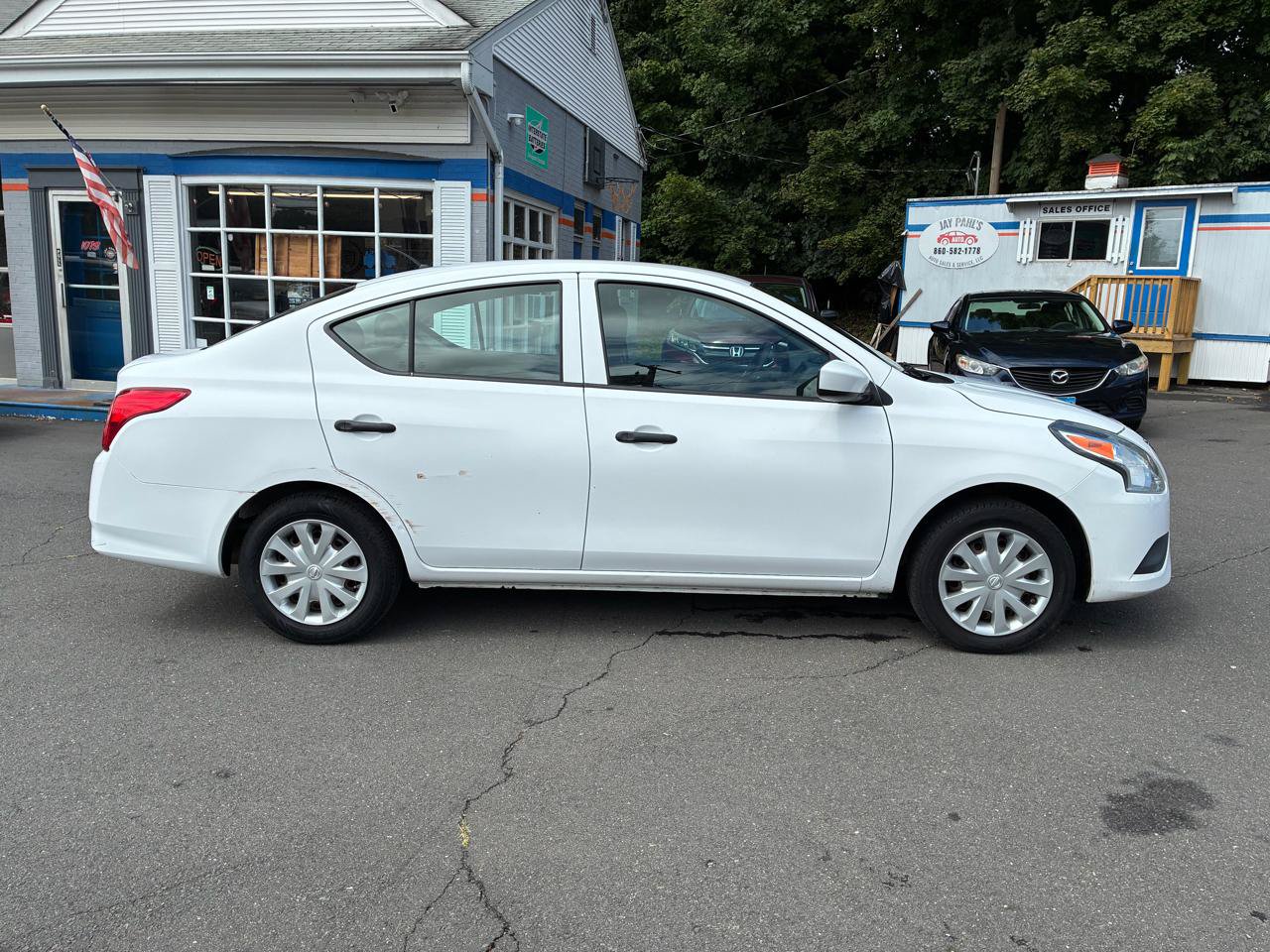 Used 2016 Nissan Versa S FWD image 6