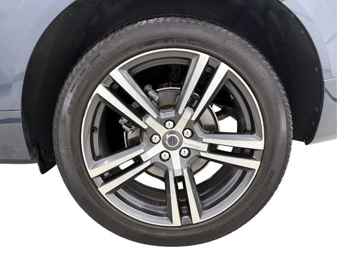 Used 2019 Volvo XC60 T5 Momentum w/ Advanced Package AWD/4WD image 9