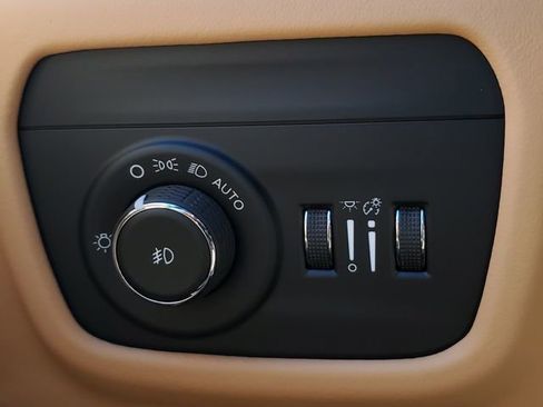 New 2026 Jeep Grand Cherokee Summit image 31