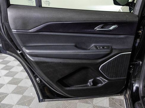 Used 2021 Jeep Grand Cherokee L Altitude image 34