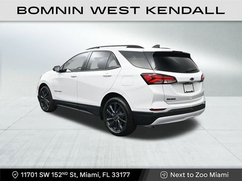 Used 2023 Chevrolet Equinox RS image 3