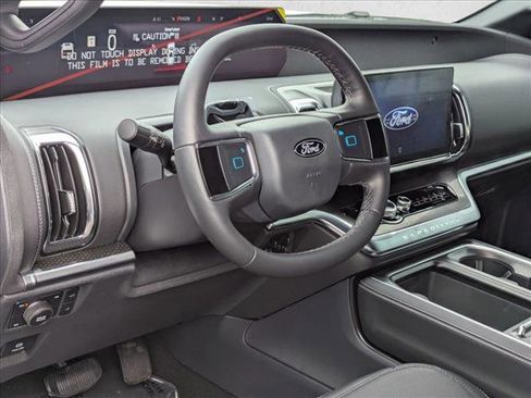 New 2026 Ford Expedition Platinum AWD/4WD image 3