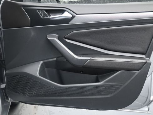 Used 2023 Volkswagen Jetta SE image 28