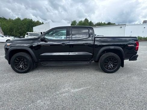Used 2025 Chevrolet Colorado Trail Boss AWD/4WD image 3