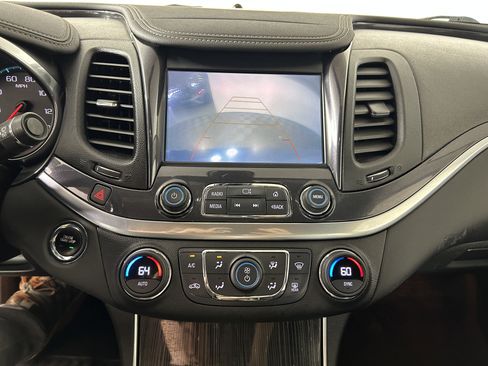 Used 2018 Chevrolet Impala LT image 21