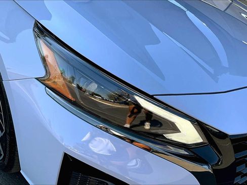 New 2025 Nissan Altima 2.5 SR image 13