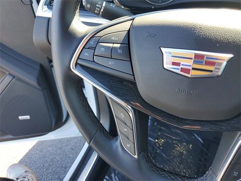 Used 2025 Cadillac XT5 Premium Luxury image 17