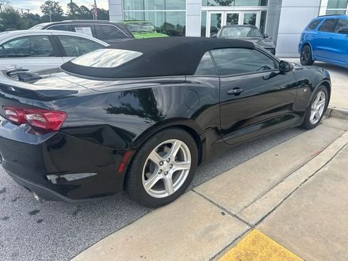 Used 2019 Chevrolet Camaro LT RWD image 3