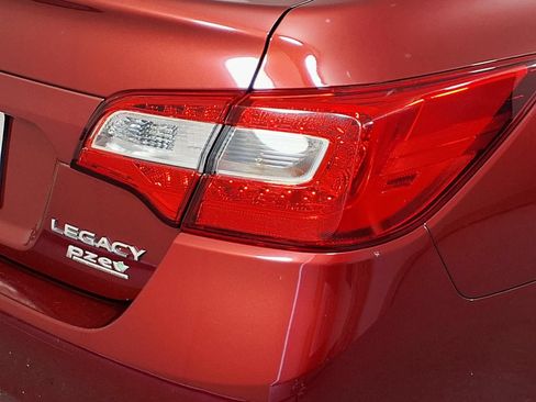 Used 2015 Subaru Legacy 2.5i Limited AWD/4WD image 8