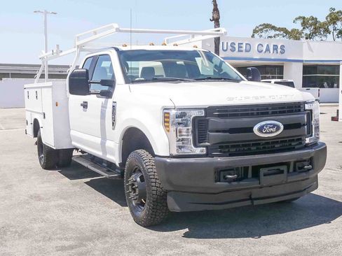 Used 2018 Ford F350 XL w/ Trailer Tow Package AWD/4WD image 3