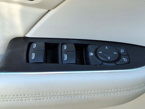 Used 2023 Buick Envision Avenir AWD/4WD image 27