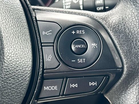Used 2025 Toyota RAV4 XLE AWD/4WD image 29