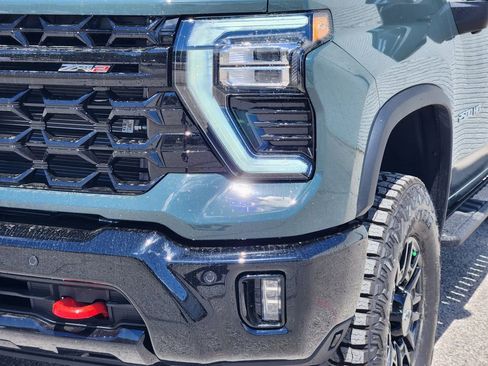 New 2026 Chevrolet Silverado 2500 ZR2 AWD/4WD image 6