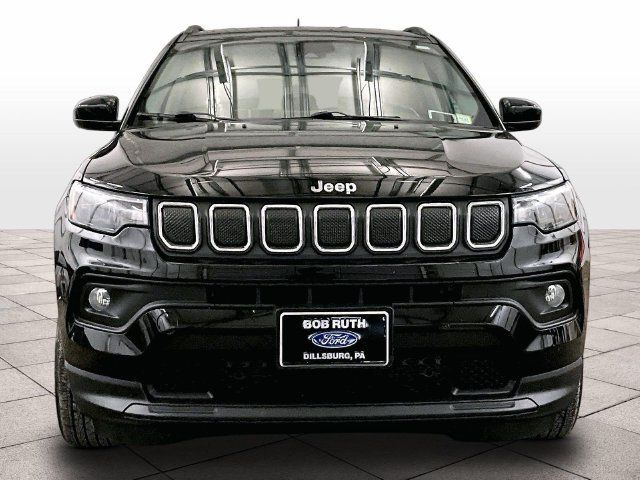 Used 2022 Jeep Compass Latitude w/ Convenience Group AWD/4WD image 3