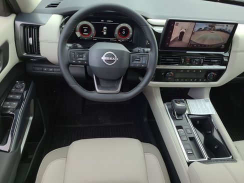 New 2026 Nissan Pathfinder SL image 11