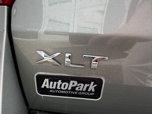 Used 2019 Ford Expedition XLT w/ Equipment Group 202A AWD/4WD image 9