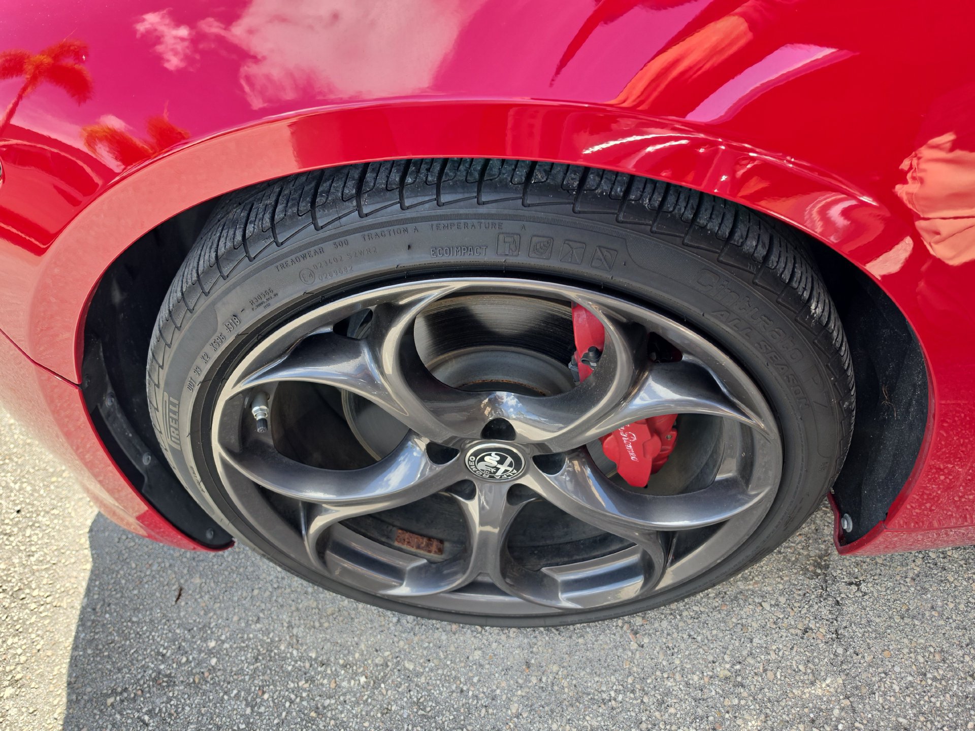 Used 2019 Alfa Romeo Giulia Ti Sport w/ Quick Order Package 22U Sport RWD image 9