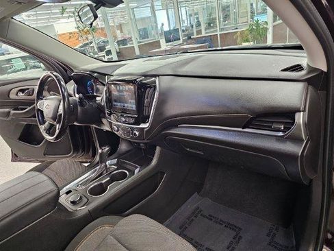 Used 2019 Chevrolet Traverse LT FWD image 8