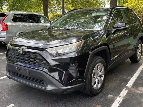 Used 2019 Toyota RAV4 LE image 1