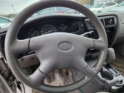 Used 2003 Toyota Tacoma 2WD Regular Cab image 11
