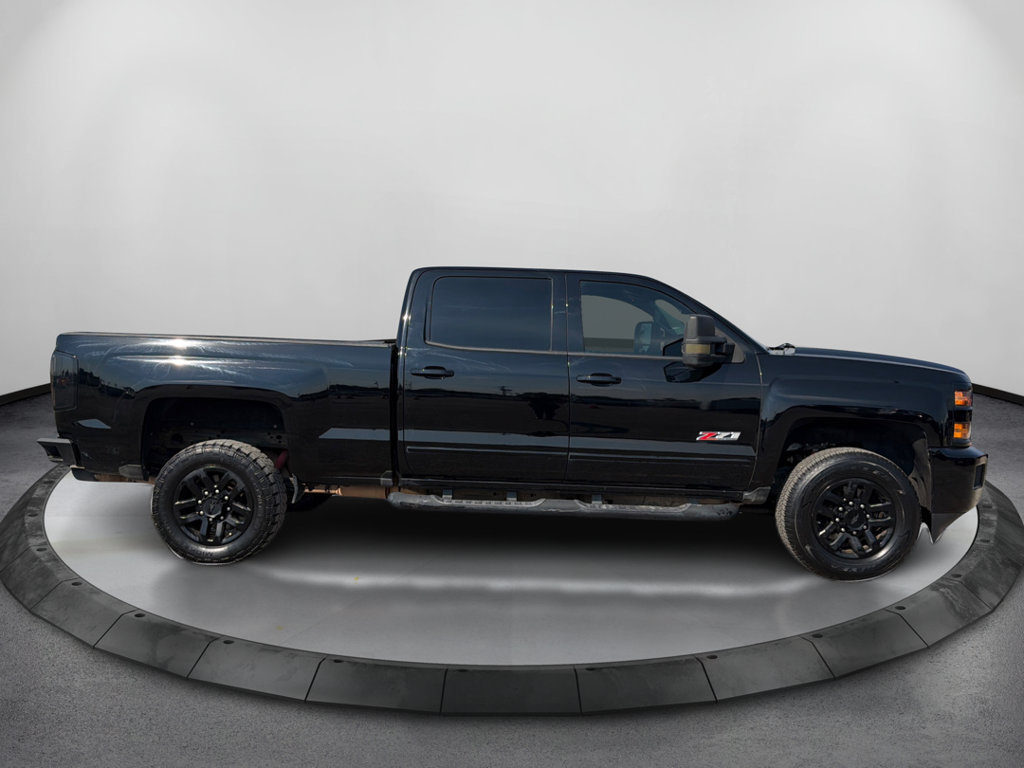 Used 2017 Chevrolet Silverado 2500 LTZ w/ Midnight Edition AWD/4WD image 4