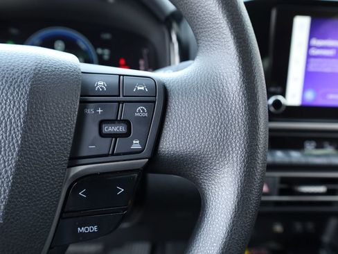 Used 2025 Toyota Camry LE image 21