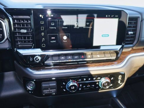 New 2026 GMC Sierra 1500 Elevation image 15